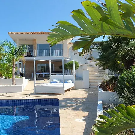 Afortunada 5bedroom With Air Conditioning Private Swimming Pool ,ps3 Xbox Ping-pong Table Ideal For Families